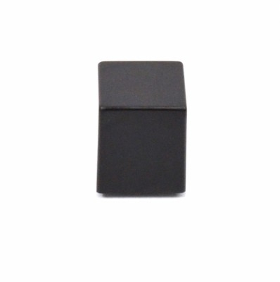 13/415 Nail Polish Urea Cap Cubo Black